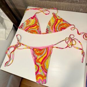 Frankie's Bikinis 👙 (Set) Colorful Neon Vibrant Wave Triangle Pink String Bottom